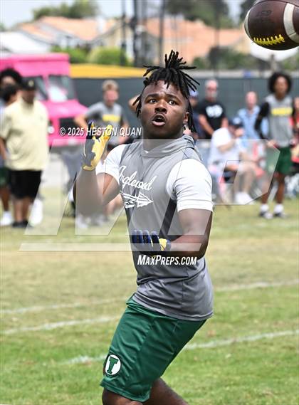 Thumbnail 3 in Inglewood vs. Long Beach Poly  (Battle at the Beach) photogallery.