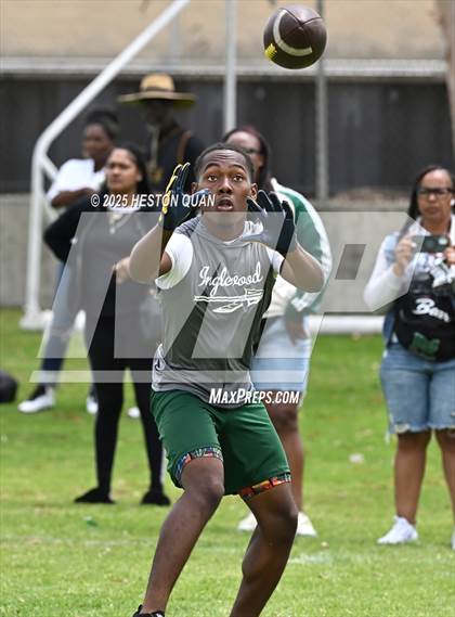 Thumbnail 1 in Inglewood vs. Long Beach Poly  (Battle at the Beach) photogallery.