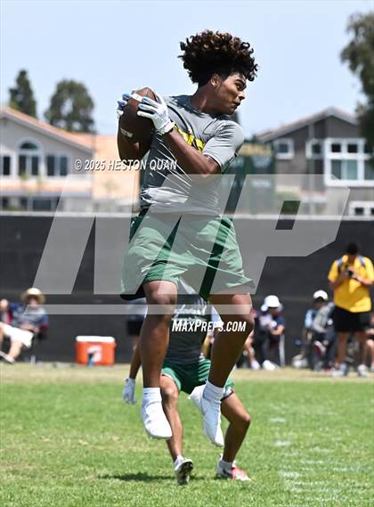 Thumbnail 3 in Inglewood vs. Long Beach Poly  (Battle at the Beach) photogallery.