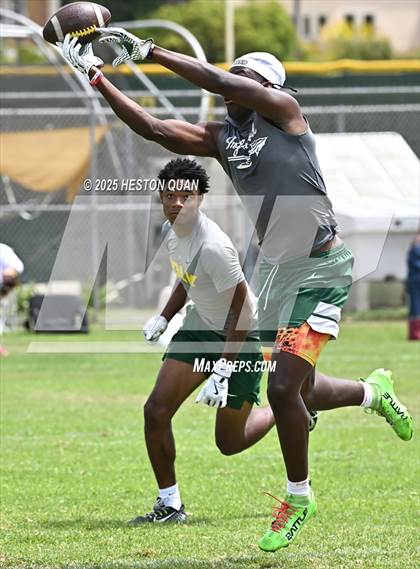 Thumbnail 3 in Inglewood vs. Long Beach Poly  (Battle at the Beach) photogallery.