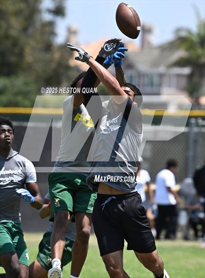 Thumbnail 3 in Inglewood vs. Long Beach Poly  (Battle at the Beach) photogallery.