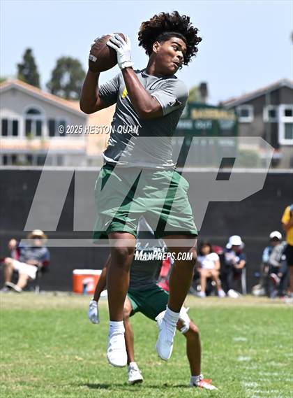 Thumbnail 2 in Inglewood vs. Long Beach Poly  (Battle at the Beach) photogallery.