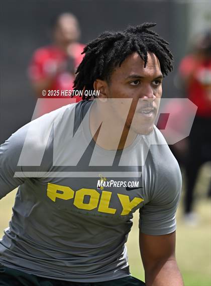 Thumbnail 1 in Inglewood vs. Long Beach Poly  (Battle at the Beach) photogallery.