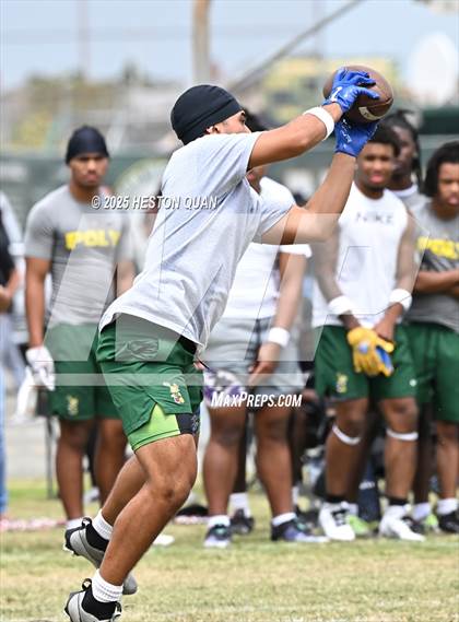 Thumbnail 2 in Inglewood vs. Long Beach Poly  (Battle at the Beach) photogallery.