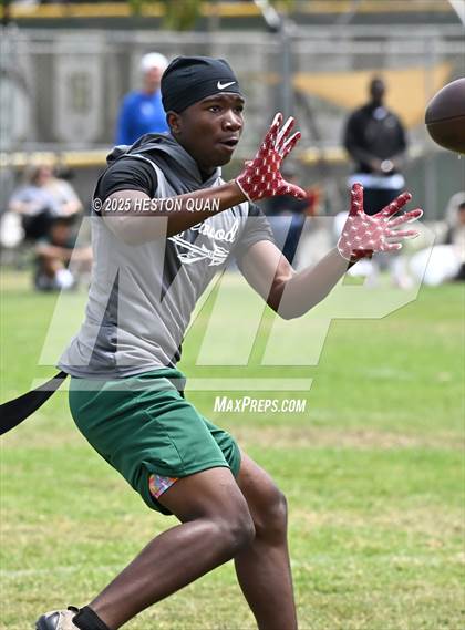 Thumbnail 3 in Inglewood vs. Long Beach Poly  (Battle at the Beach) photogallery.
