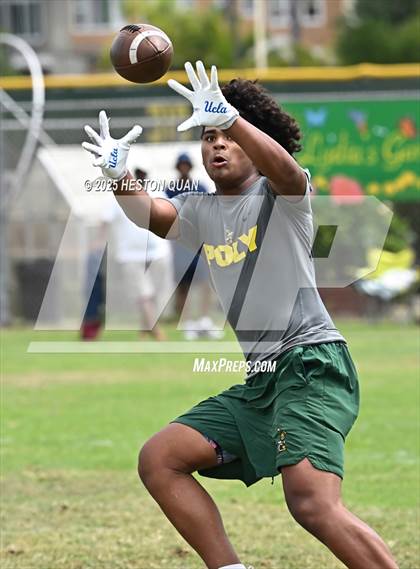 Thumbnail 1 in Inglewood vs. Long Beach Poly  (Battle at the Beach) photogallery.