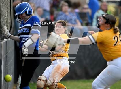 Thumbnail 3 in Sale Creek @ Hixson photogallery.