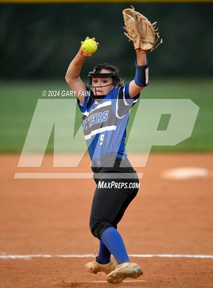 Thumbnail 3 in Sale Creek @ Hixson photogallery.