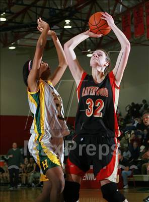 Thumbnail 2 in Ravenwood vs. Hillsboro (3A District 11 League - Semi-Final) photogallery.