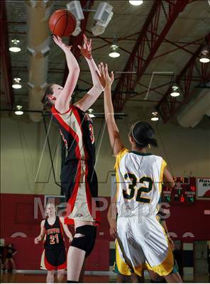 Thumbnail 1 in Ravenwood vs. Hillsboro (3A District 11 League - Semi-Final) photogallery.