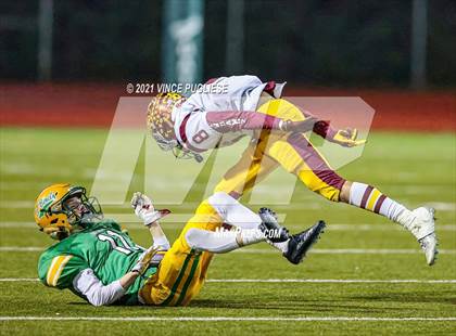 Thumbnail 2 in Tumwater vs. Enumclaw (2A Playoffs) photogallery.