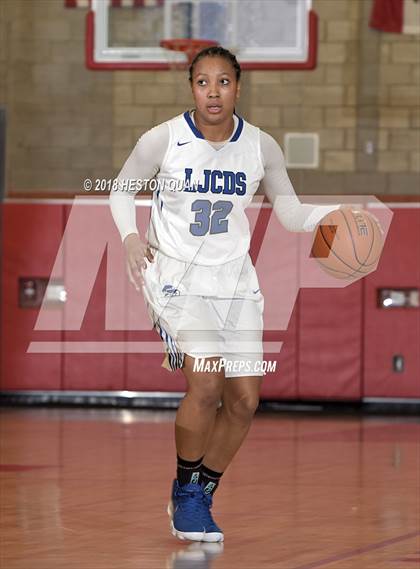 Thumbnail 1 in La Jolla Country Day vs. Windward (Matt Denning Hoops Classic) photogallery.
