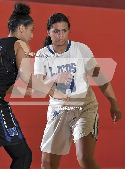 Thumbnail 3 in La Jolla Country Day vs. Windward (Matt Denning Hoops Classic) photogallery.