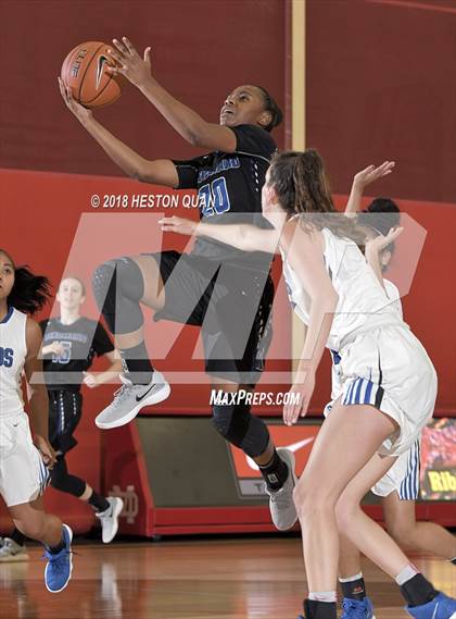 Thumbnail 2 in La Jolla Country Day vs. Windward (Matt Denning Hoops Classic) photogallery.