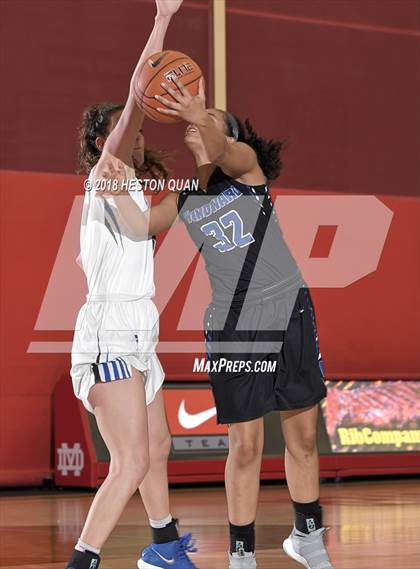 Thumbnail 2 in La Jolla Country Day vs. Windward (Matt Denning Hoops Classic) photogallery.