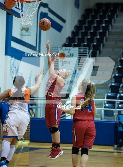Thumbnail 1 in Alba-Golden vs. Hampton Prep (UIL 3A Bi-District Playoff) photogallery.