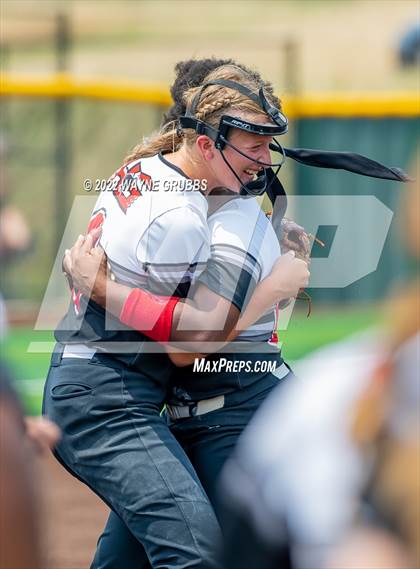 Thumbnail 3 in Prairiland vs. Hughes Springs (UIL 3A Region II Semifinal) photogallery.