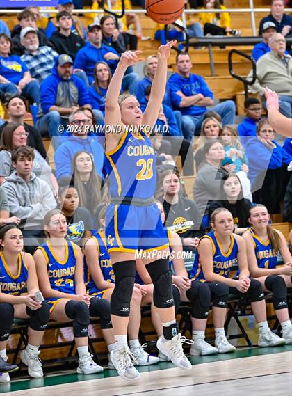 Thumbnail 2 in Greenfield-Central vs New Palestine (IHSAA 4A Section 9 Round 1) photogallery.