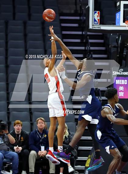 Thumbnail 1 in Chino Hills vs. James Logan (CIF State D1 Final) photogallery.