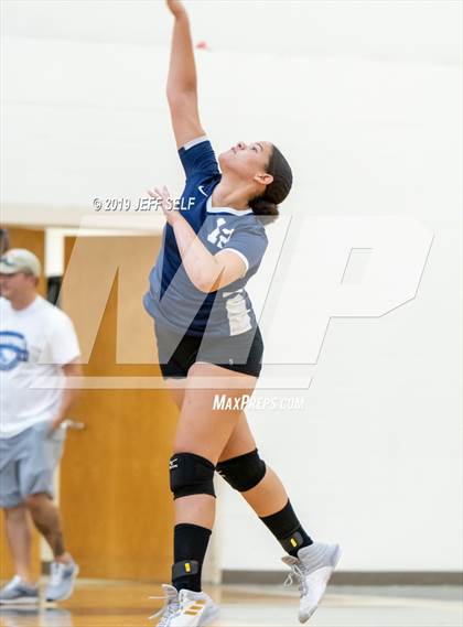 Thumbnail 2 in Indian River @ Hickory photogallery.
