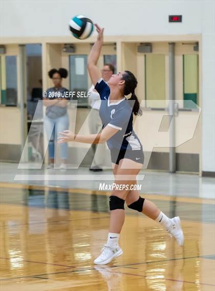 Thumbnail 1 in Indian River @ Hickory photogallery.