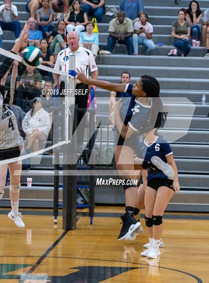 Thumbnail 1 in Indian River @ Hickory photogallery.