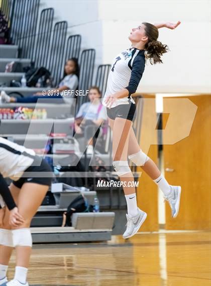 Thumbnail 2 in Indian River @ Hickory photogallery.