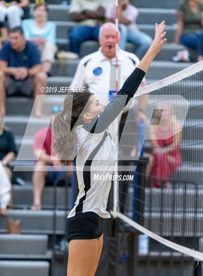 Thumbnail 3 in Indian River @ Hickory photogallery.