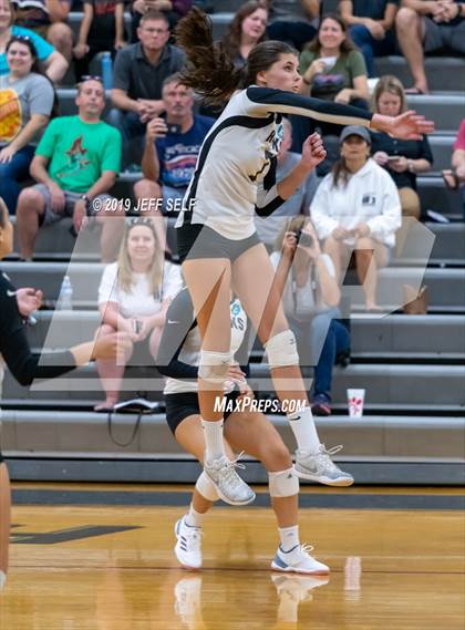 Thumbnail 1 in Indian River @ Hickory photogallery.