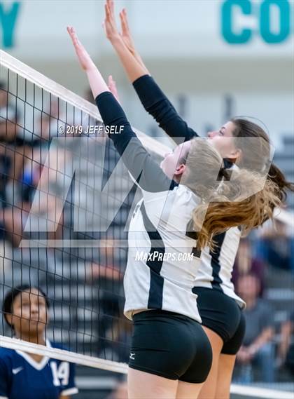 Thumbnail 2 in Indian River @ Hickory photogallery.