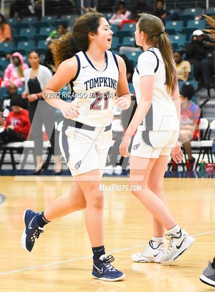 Thumbnail 2 in Tompkins vs Fort Bend Dulles (UIL 6A Region III Quarterfinal Playoff) photogallery.
