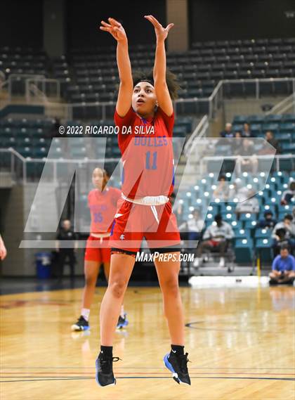 Thumbnail 1 in Tompkins vs Fort Bend Dulles (UIL 6A Region III Quarterfinal Playoff) photogallery.