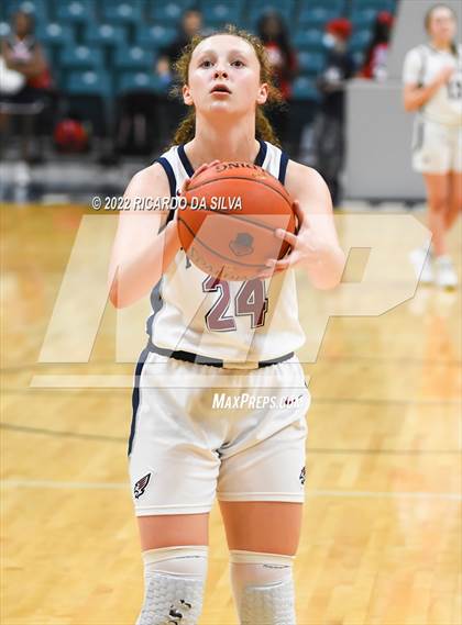 Thumbnail 3 in Tompkins vs Fort Bend Dulles (UIL 6A Region III Quarterfinal Playoff) photogallery.