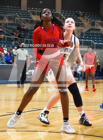 Thumbnail 3 in Tompkins vs Fort Bend Dulles (UIL 6A Region III Quarterfinal Playoff) photogallery.