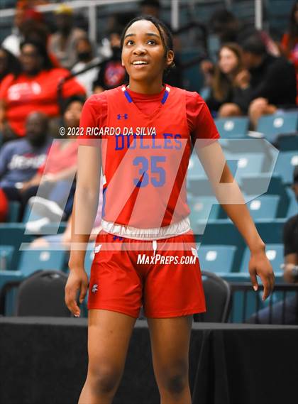 Thumbnail 1 in Tompkins vs Fort Bend Dulles (UIL 6A Region III Quarterfinal Playoff) photogallery.