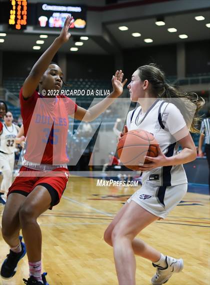 Thumbnail 3 in Tompkins vs Fort Bend Dulles (UIL 6A Region III Quarterfinal Playoff) photogallery.