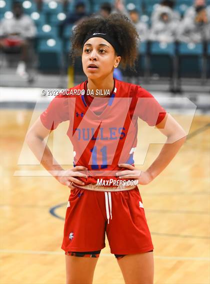 Thumbnail 3 in Tompkins vs Fort Bend Dulles (UIL 6A Region III Quarterfinal Playoff) photogallery.