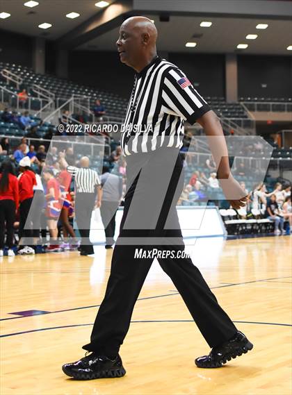 Thumbnail 1 in Tompkins vs Fort Bend Dulles (UIL 6A Region III Quarterfinal Playoff) photogallery.
