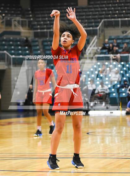 Thumbnail 2 in Tompkins vs Fort Bend Dulles (UIL 6A Region III Quarterfinal Playoff) photogallery.