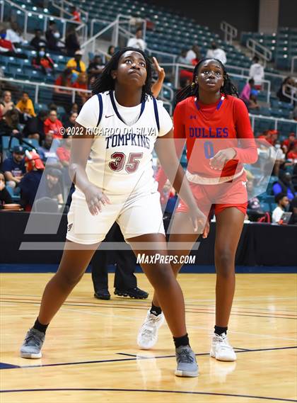 Thumbnail 2 in Tompkins vs Fort Bend Dulles (UIL 6A Region III Quarterfinal Playoff) photogallery.