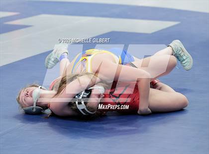 Thumbnail 2 in NYSPHSAA State Championships Round 2 photogallery.