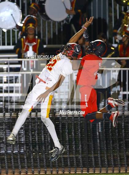 Thumbnail 1 in Harvard-Westlake vs. Dominguez photogallery.
