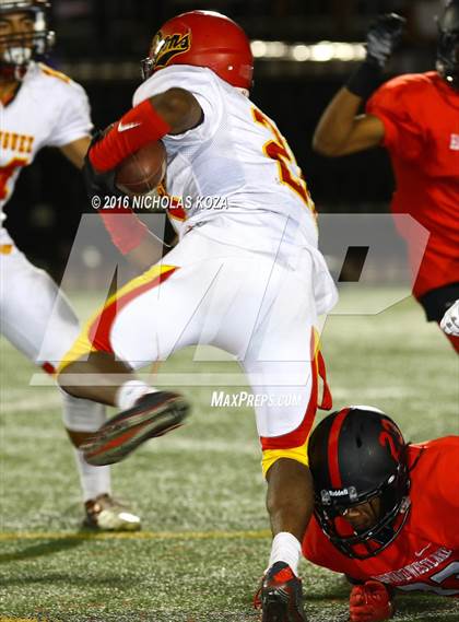 Thumbnail 2 in Harvard-Westlake vs. Dominguez photogallery.