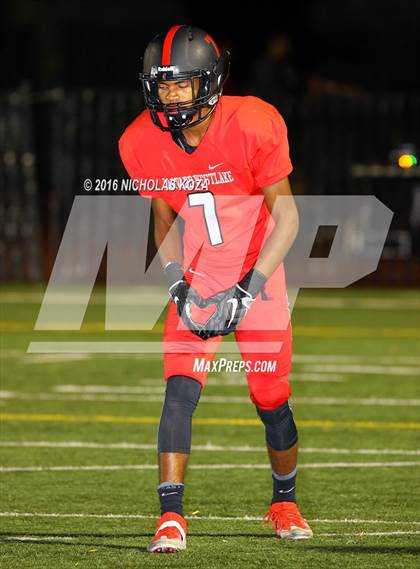 Thumbnail 3 in Harvard-Westlake vs. Dominguez photogallery.