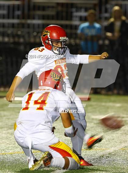 Thumbnail 2 in Harvard-Westlake vs. Dominguez photogallery.