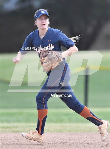 Thumbnail 2 in Cienega vs. Santiago (Michelle Carew Classic) photogallery.