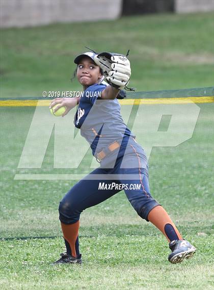 Thumbnail 3 in Cienega vs. Santiago (Michelle Carew Classic) photogallery.