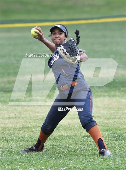 Thumbnail 3 in Cienega vs. Santiago (Michelle Carew Classic) photogallery.