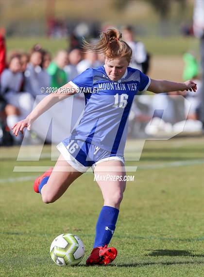 Thumbnail 2 in Mountain View vs. Hawaii Prep (Arizona Soccer Showcase) photogallery.