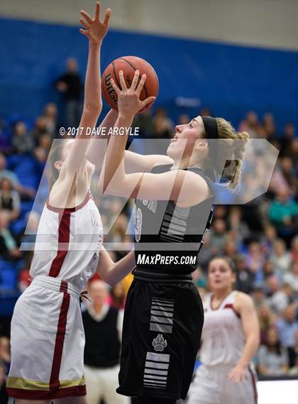 Thumbnail 3 in Viewmont vs. Riverton (UHSAA 5A 1st Round) photogallery.